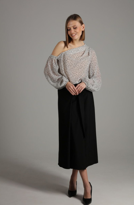 Женская блуза NikVa 413-1 молоко_черный-цветы