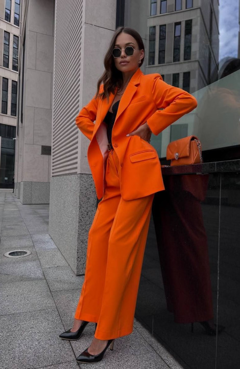 Брючный костюм Continental Fashion 0211-01/1 оранжевый