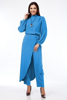 Брючный костюм Karina deLux 1180 голубой