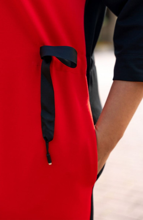 Трикотажное платье Andina 821-1 черный-красный